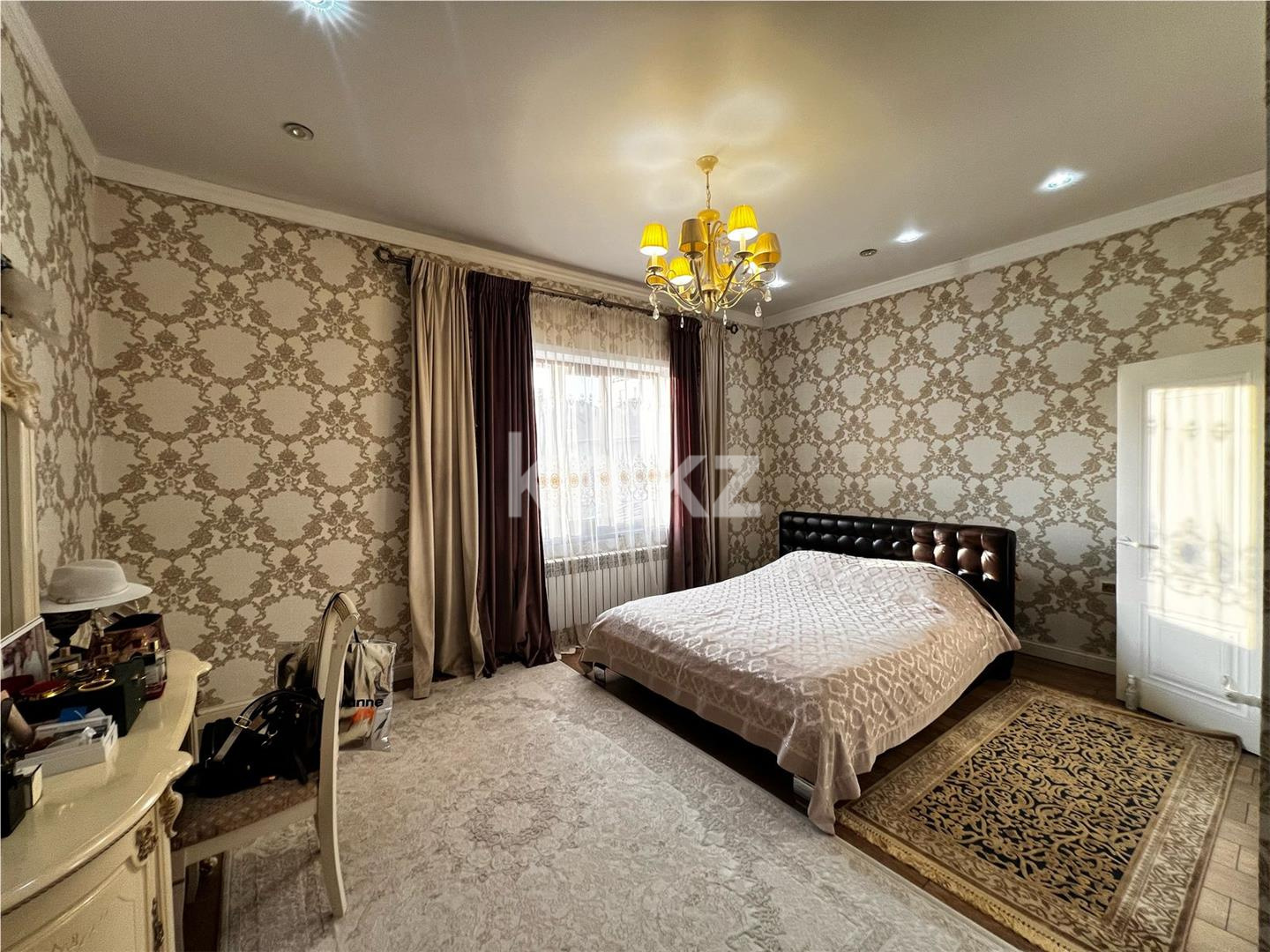 Продажа 7-комнатного дома, 320 м², ул. Кабжанова - Продажа домов, коттеджей в Караганде фото 11 из 36