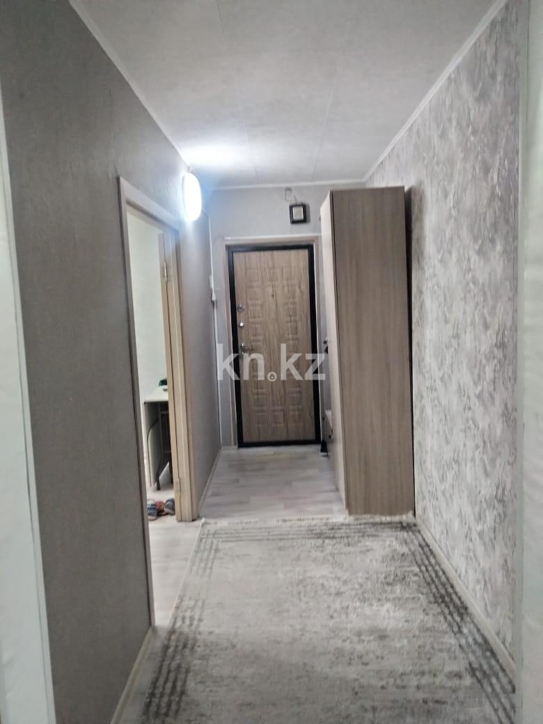 Продажа 3-комнатной квартиры, 63 м², мкр-н 15 в Караганде - фото 3