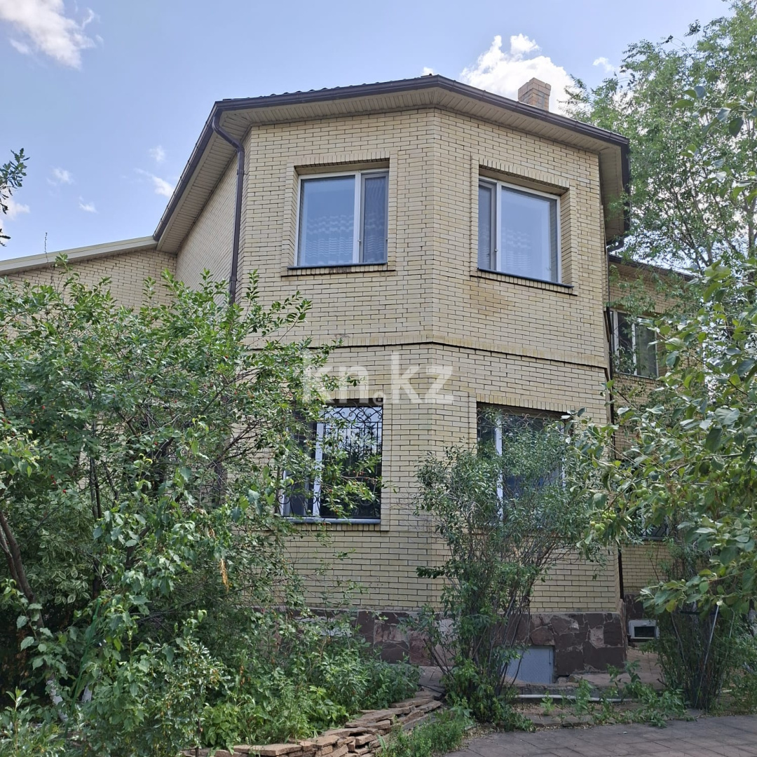 Продажа 5-комнатного дома, 385 м², Аэропорт Городской - Продажа домов, коттеджей в Караганде без посредников с фото фото 1 из 10