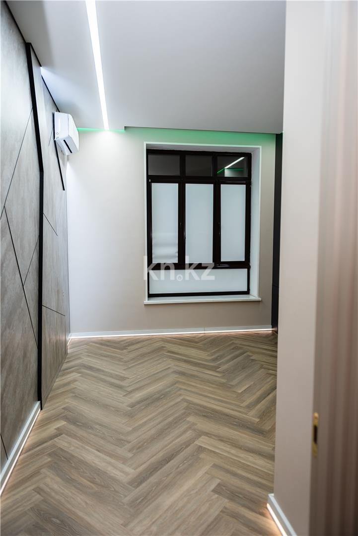 Продажа 6-комнатной квартиры, 345 м², ул. Муканова, дом  53 - Продажа  пятикомнатных квартир в Караганде фото 26 из 58