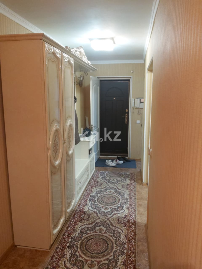 Аренда 3-комнатной квартиры, 64 м², ул. Карбышева, дом  15/2 - Аренда жилой и коммерческой недвижимости в Караганде фото 1 из 5