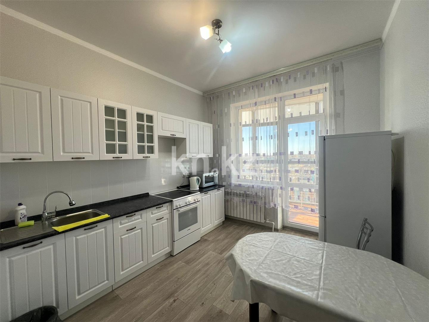 Продажа 1-комнатной квартиры, 43 м², ул. Дюсембекова, дом  83/1 - Продажа квартир в Караганде фото 1 из 12