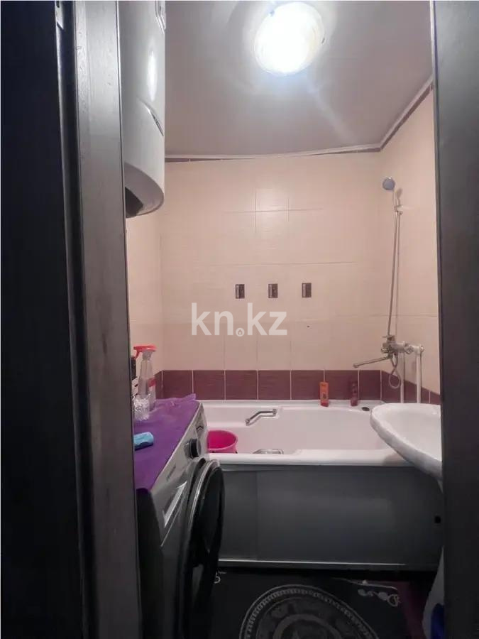 Продажа 3-комнатной квартиры, 60 м², мкр-н Восток-2, дом  7 в Караганде - фото 6