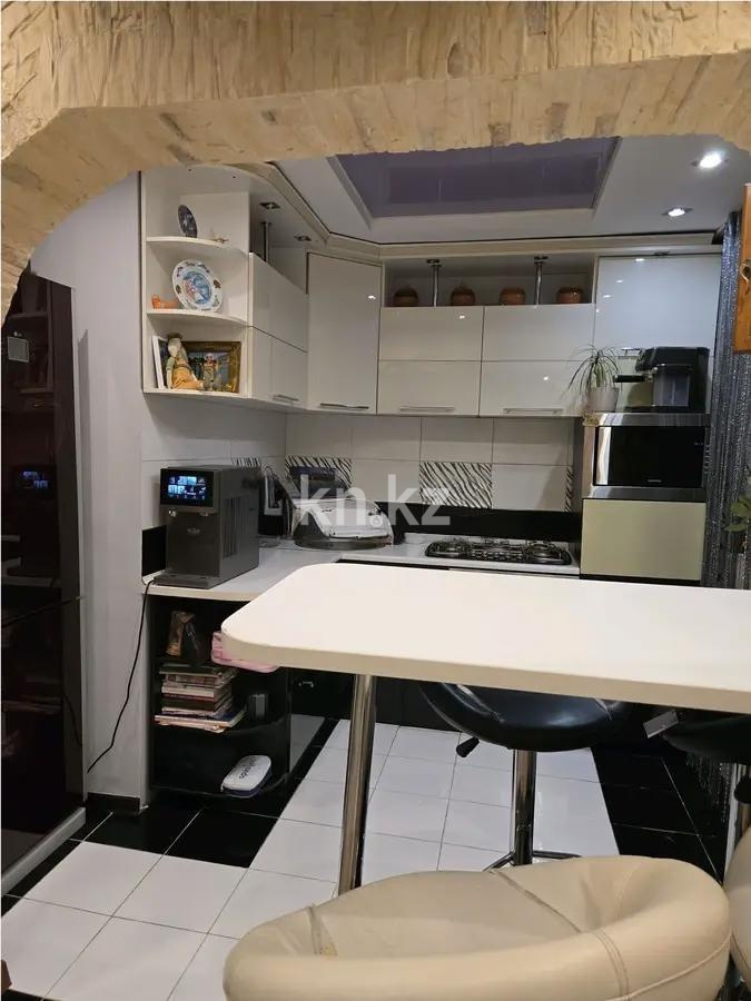 Продажа 5-комнатной квартиры, 102 м², мкр-н 10, дом  13 в Алматы - фото 6