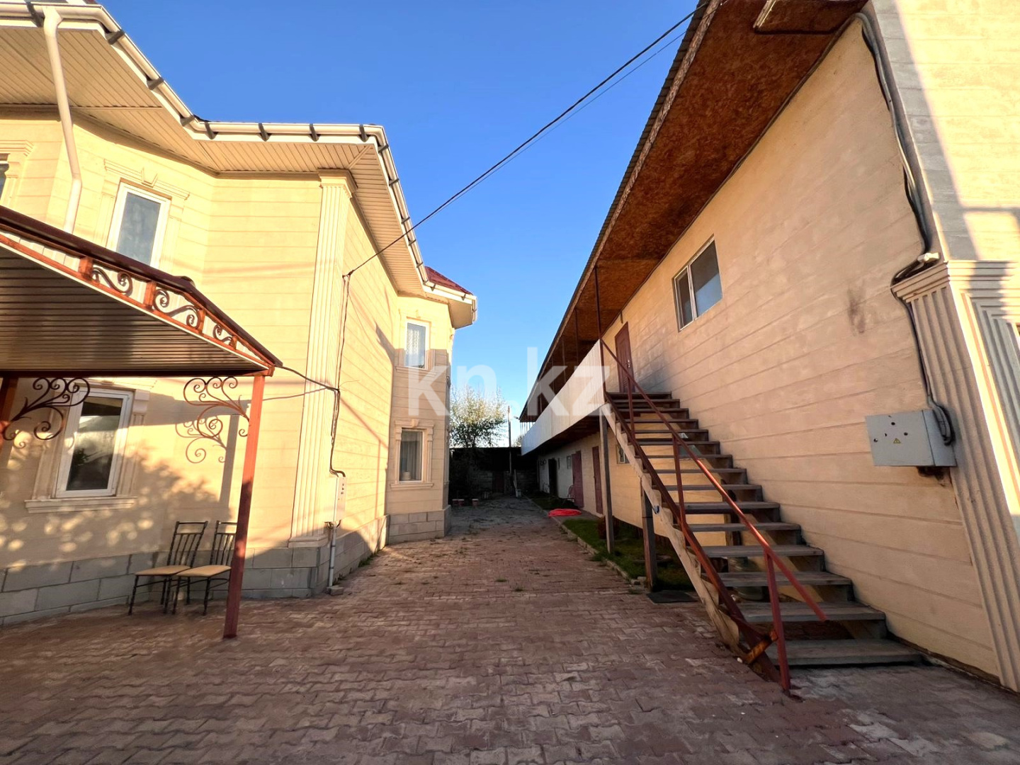 Продажа 5-комнатного дома, 290 м², Косшы, ул.Акжайык - Продажа квартир в Казахстане фото 1 из 37