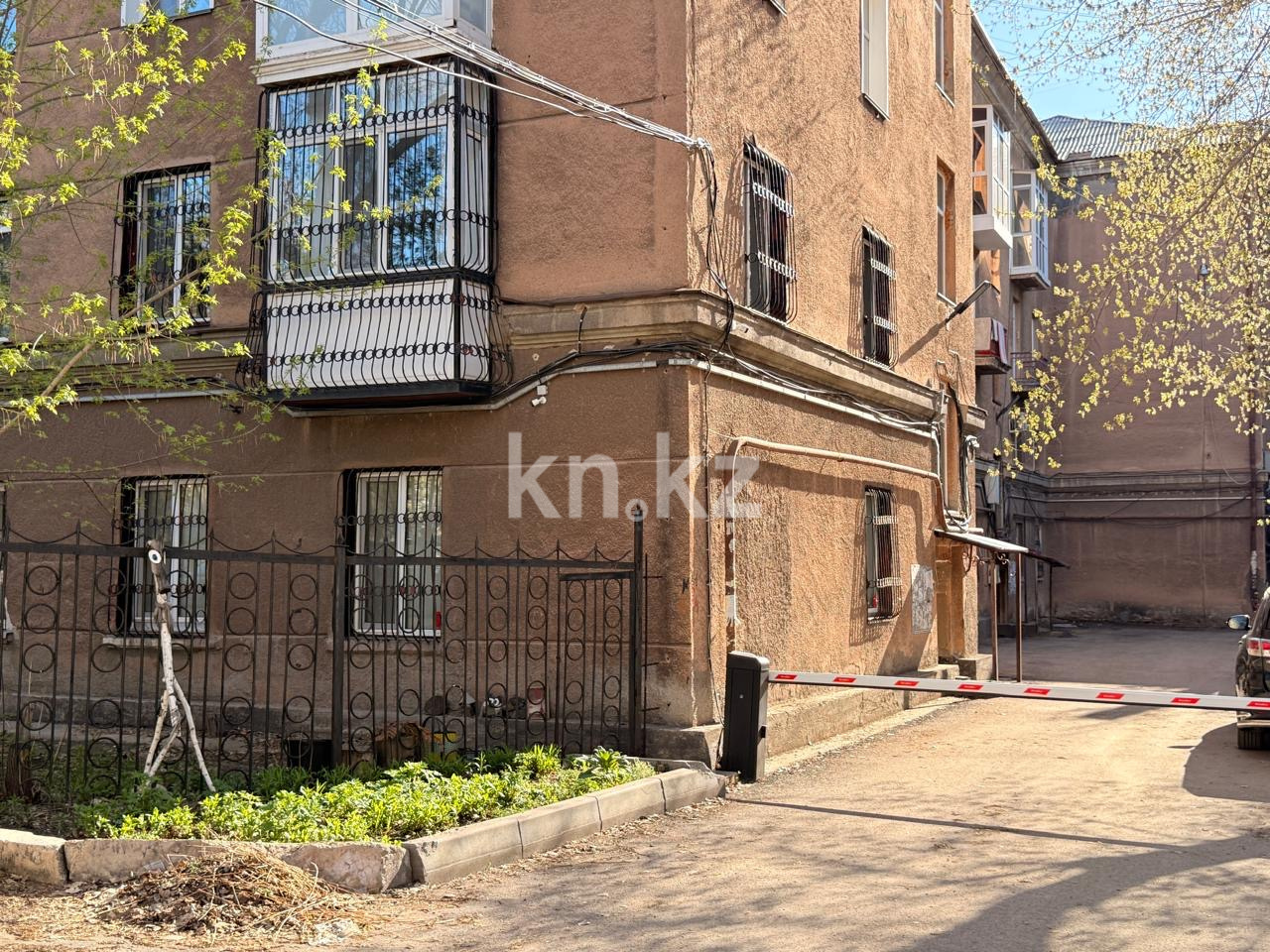 Продажа 4-комнатной квартиры, 98 м² - Продажа четырехкомнатных квартир в Караганде фото 1 из 26