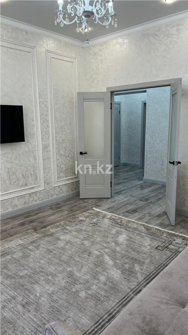 Продажа 2-комнатной квартиры, 65 м², ул. Муканова - Продажа  двухкомнатных квартир в Караганде фото 1 из 12