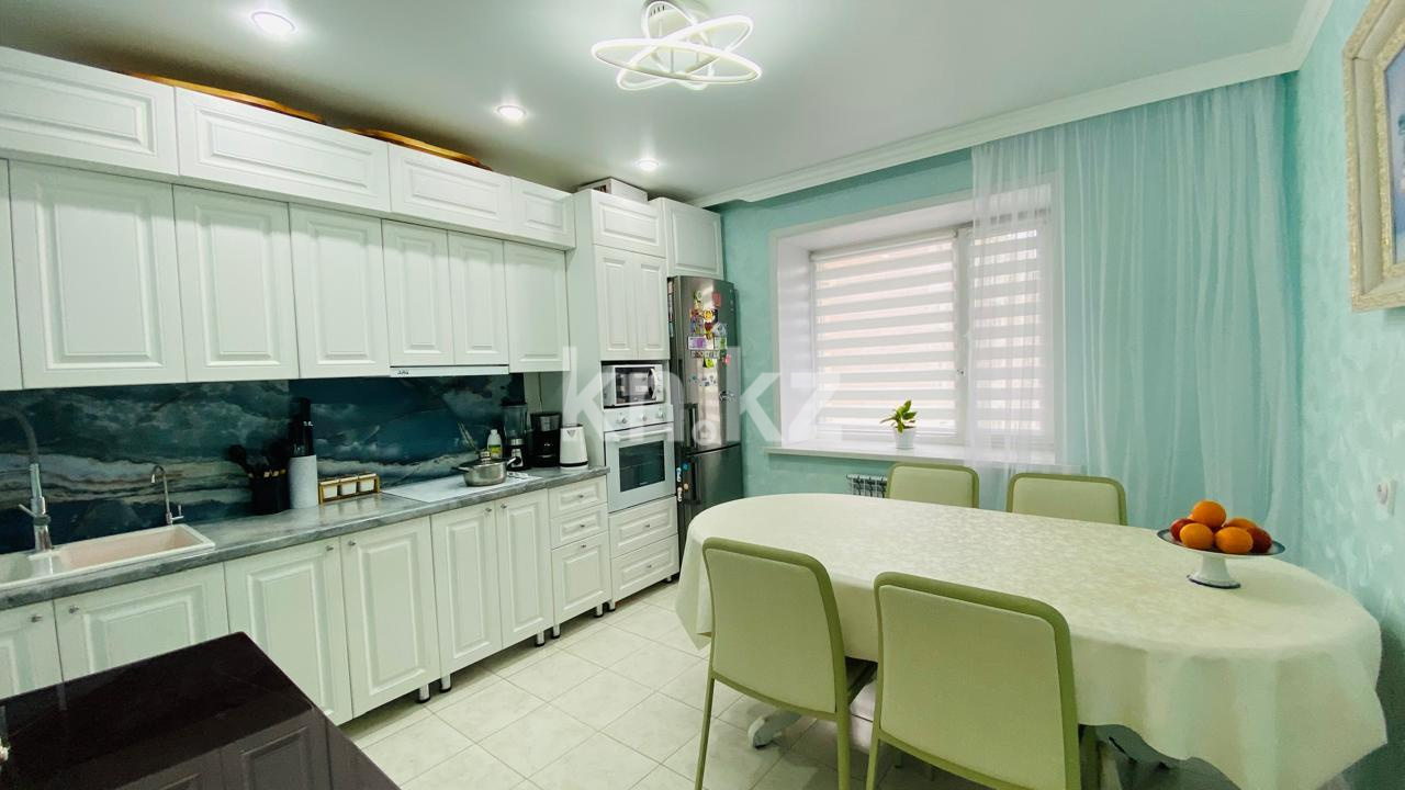 Продажа 4-комнатной квартиры, 110 м², ул. Муканова - Продажа  четырехкомнатных квартир в Караганде фото 19 из 35