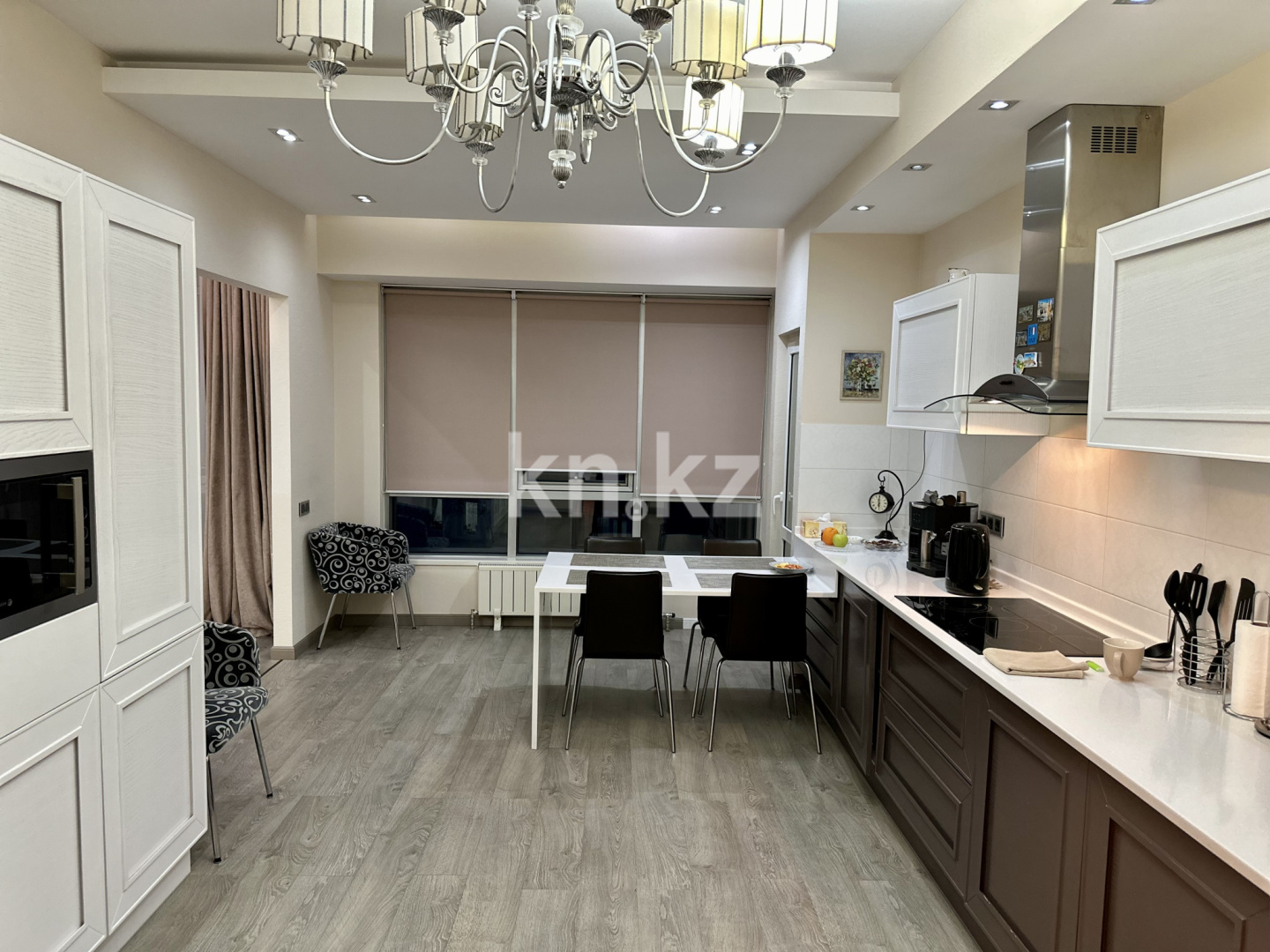 Продажа 4-комнатной квартиры, 159 м², бул. Бухар Жырау, дом  27/5в - ул. Маркова - Продажа квартир в Алматы фото 9 из 24