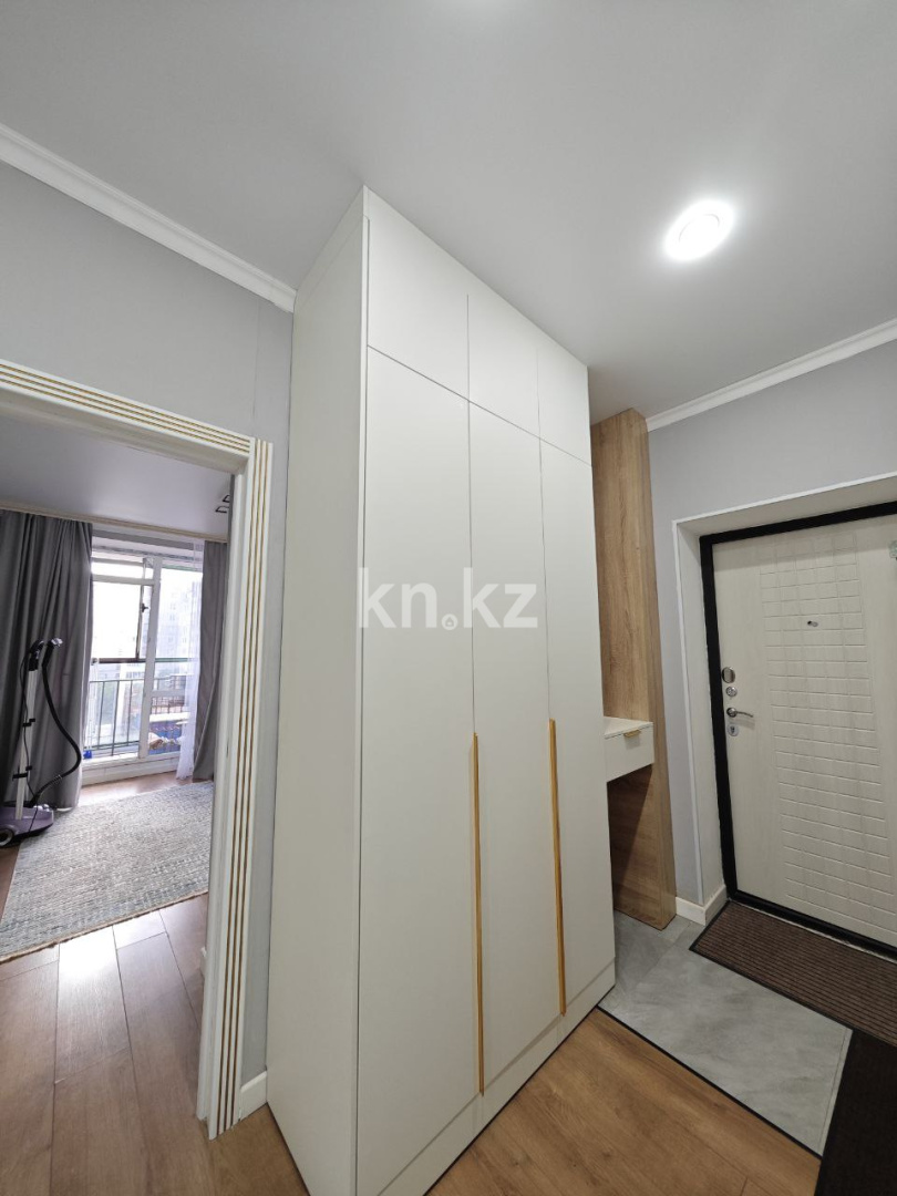 Продажа 3-комнатной квартиры, 64 м², мкр-н Голубые Пруды, дом  7/14 в Караганде - фото 10