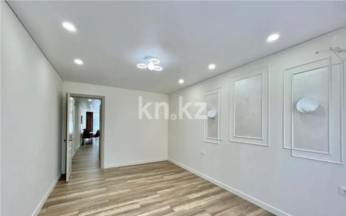 Продажа 3-комнатной квартиры, 60 м², 2 мкр., дом  23 в Алматы - фото 2