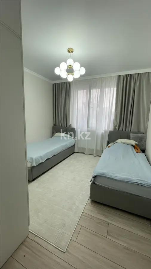 Продажа 3-комнатной квартиры, 76 м², ул. Омарова, дом  1 в Алматы - фото 2