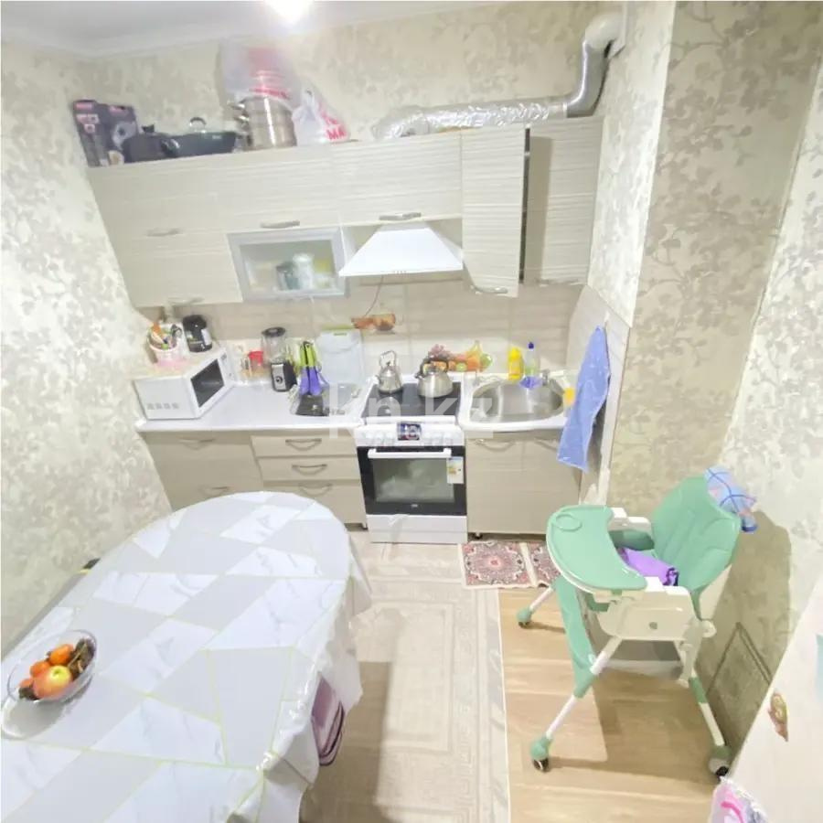 Продажа 2-комнатной квартиры, 40 м², мкр. Аксай-1, дом  11/10 в Алматы - фото 2