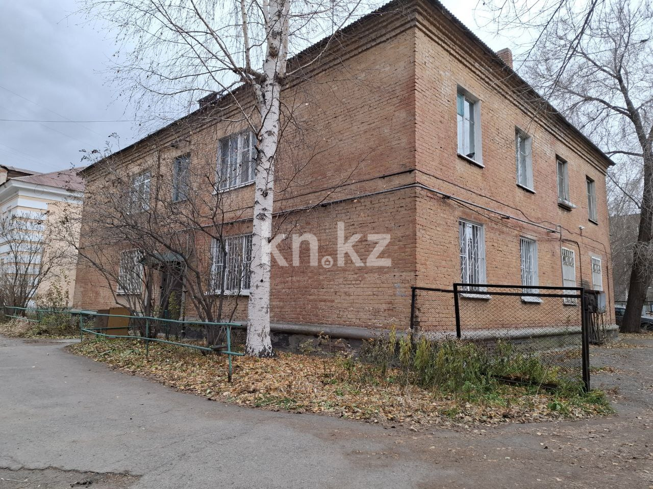 Продажа 3-комнатной квартиры, 63 м², ул. Тохтарова, дом  76А - Продажа квартир в Усть-Каменогорске фото 1 из 5