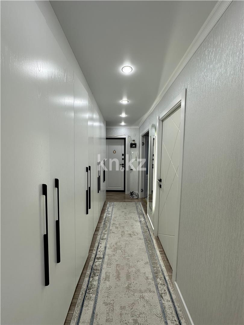 Продажа 3-комнатной квартиры, 64 м², мкр. Восток-3 - Продажа  трехкомнатных квартир в Караганде с фото фото 12 из 20