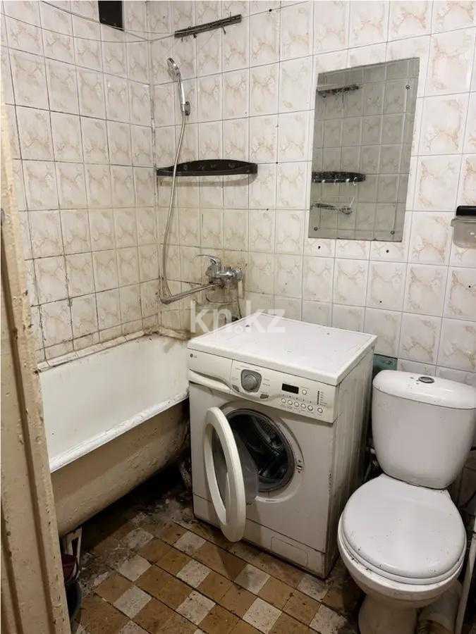 Продажа 1-комнатной квартиры, 32 м², 3  мкр., дом  28 в Алматы - фото 3