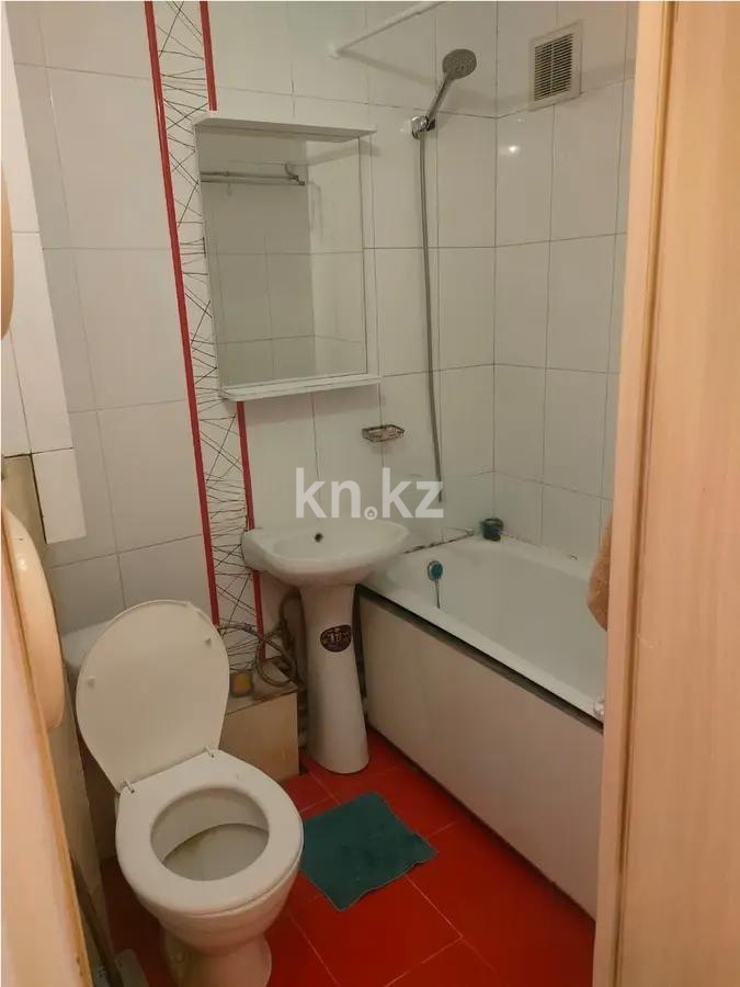 Продажа 3-комнатной квартиры, 58 м², 9 мкр., дом  6 в Алматы - фото 5