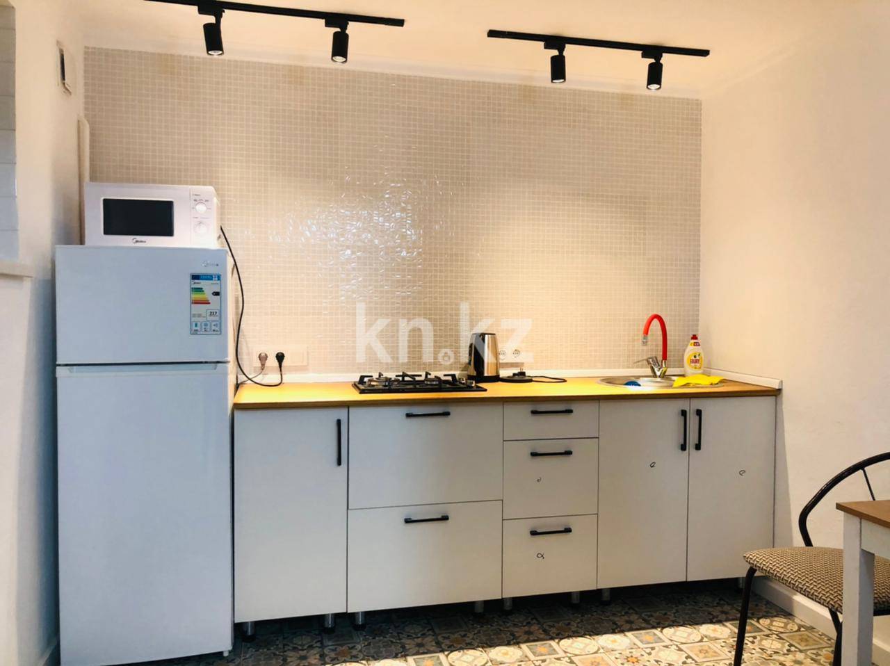 Аренда 1-комнатной квартиры посуточно, 52 м², пр. Абая, дом  92 - ул. Жарокова - Аренда квартир посуточно в Алматы с фото фото 1 из 7