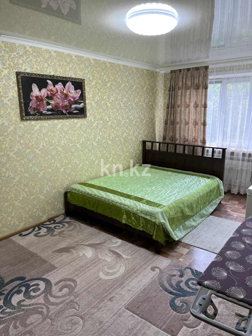 Продажа 3-комнатной квартиры, 62 м², пр. Республики, дом  38 - Продажа квартир в Караганде фото 1 из 14