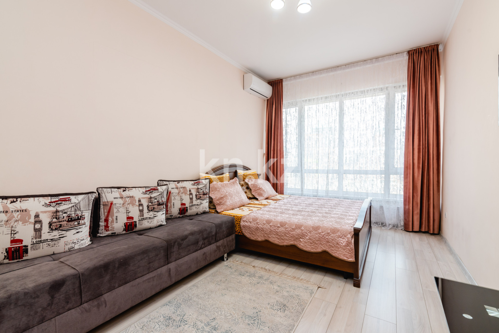 Аренда 1-комнатной квартиры посуточно, 45 м², ул. Тажибаевой, дом  157 - ул. Розыбакиева - Аренда квартир посуточно в Алматы без посредников фото 1 из 15