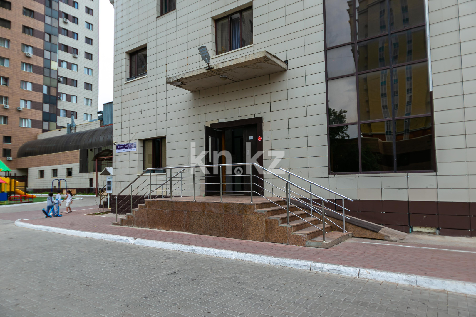 Продажа 3-комнатной квартиры, 140 м², ул. Кенесары, дом  42 в Астане - фото 19