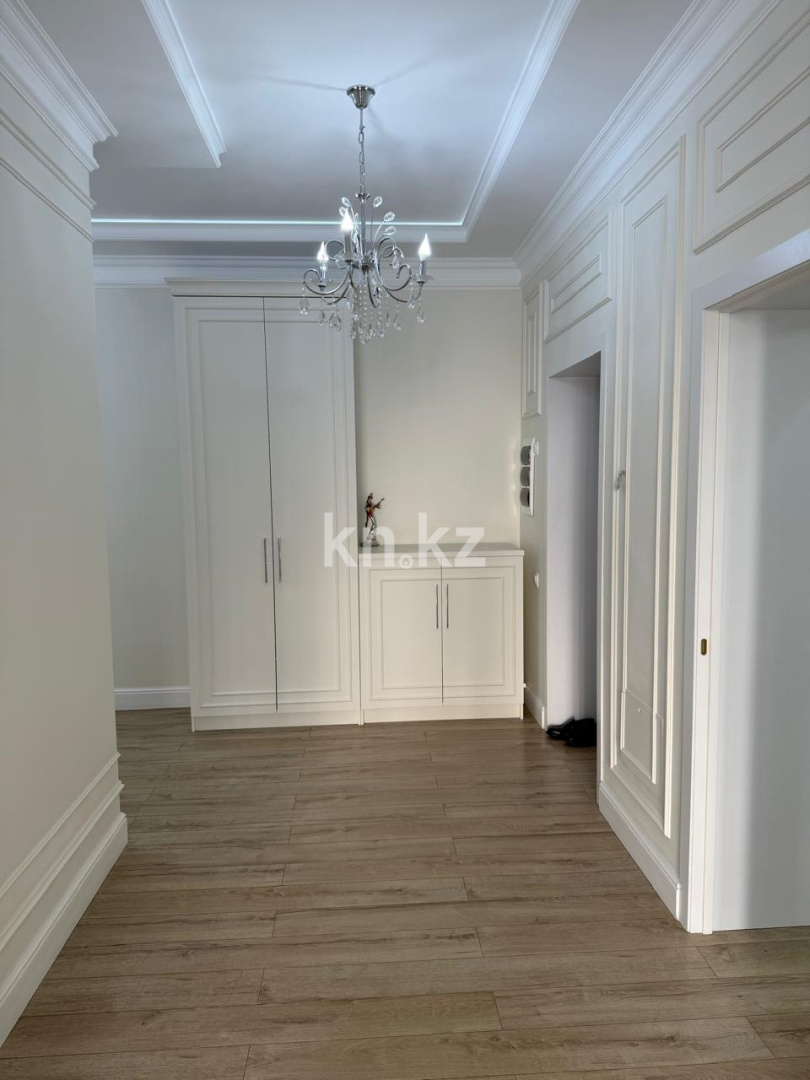 Продажа 4-комнатной квартиры, 140 м², ул. Бокейхана, дом  3б - Керей Жанибек Хандар в Астане - фото 3