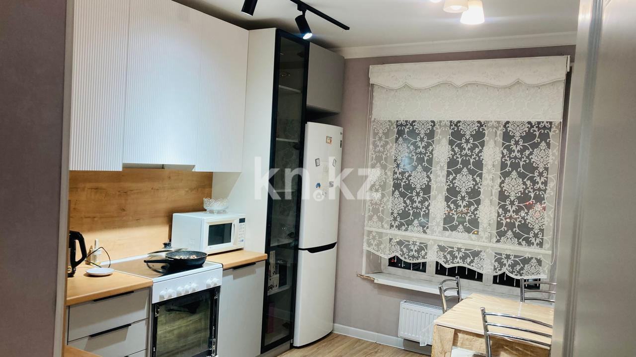 Продажа 3-комнатной квартиры, 84 м², ул. Сатыбалдина - Продажа  трехкомнатных квартир в Караганде фото 8 из 26