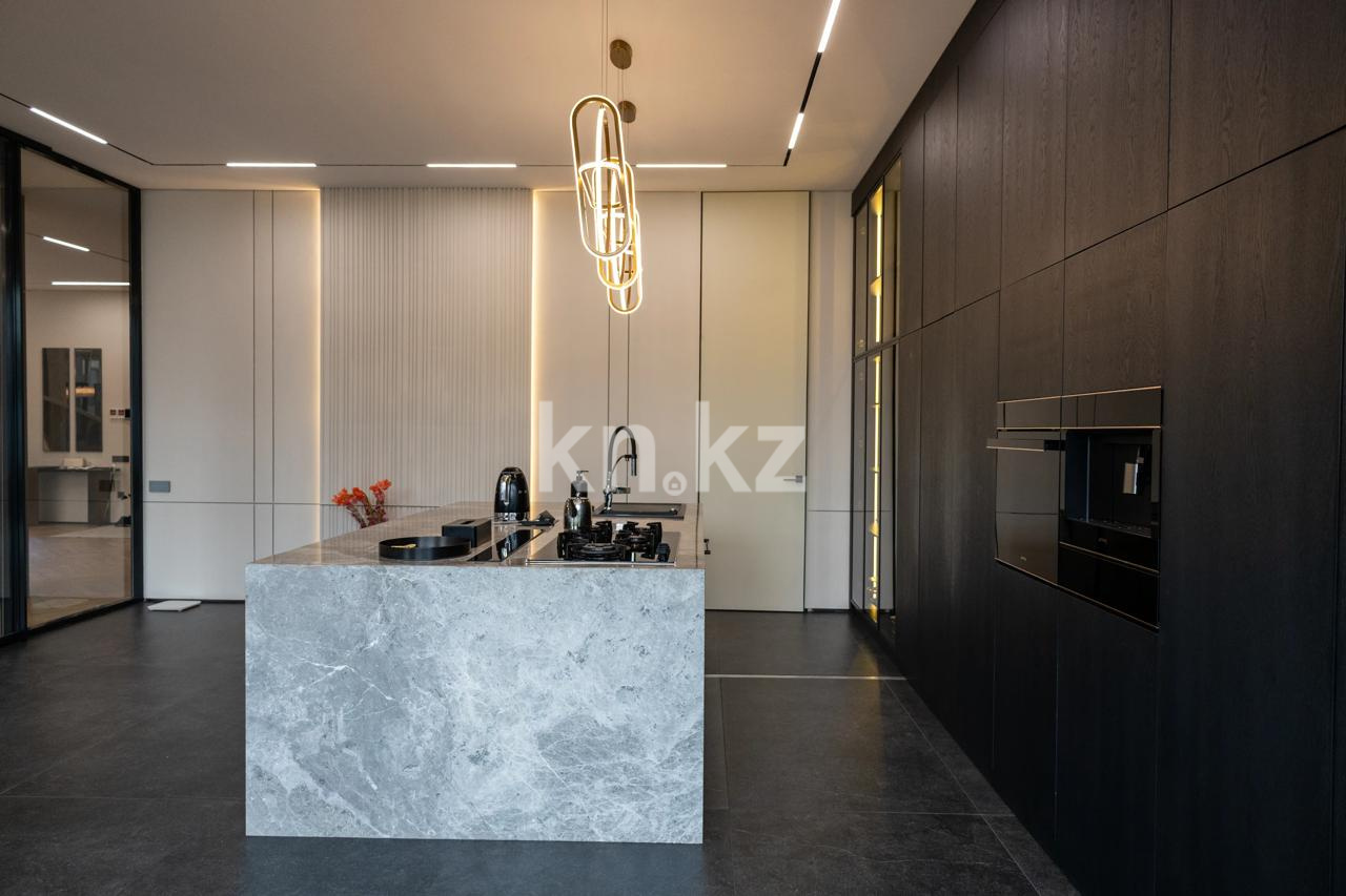 Продажа 6-комнатной квартиры, 650 м² - Продажа пятикомнатных и более квартир в Алматы фото 9 из 40