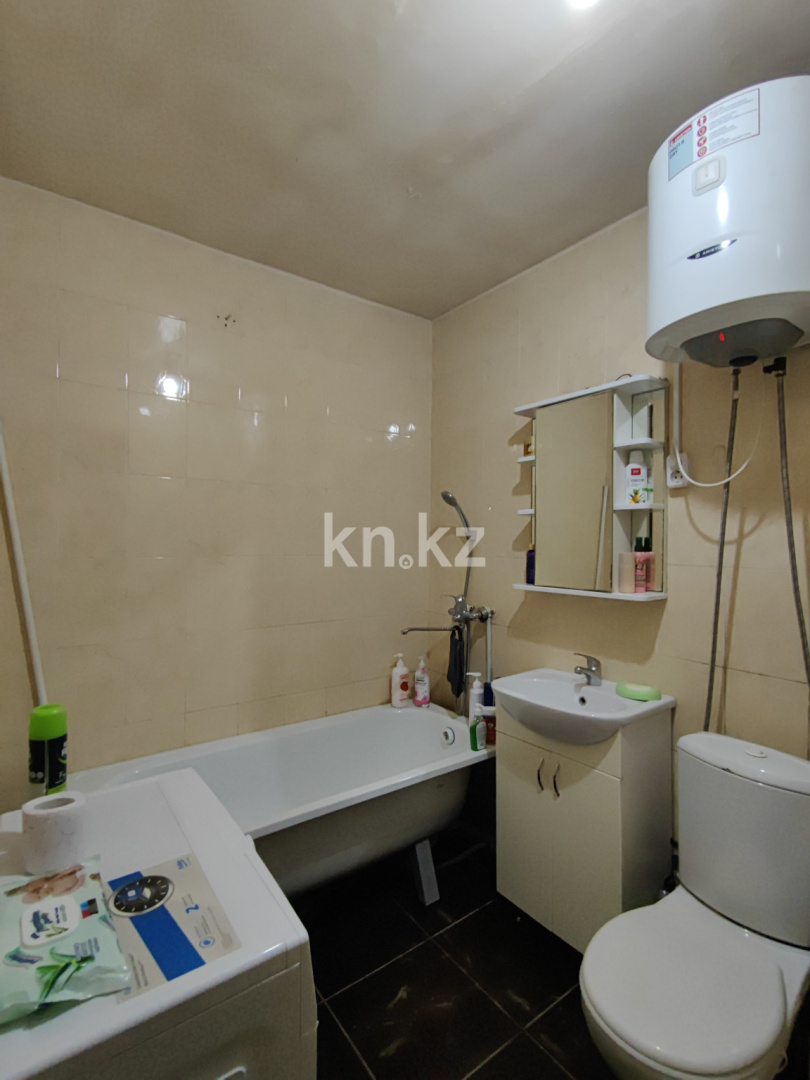 Продажа 1-комнатной квартиры, 34 м², пр. Бухар-жырау, дом  96 в Караганде - фото 13