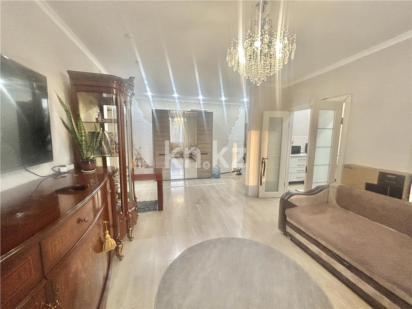 Продажа 3-комнатной квартиры, 80 м² - Продажа квартир в блочном доме в Караганде - страница 2 фото 2 из 19