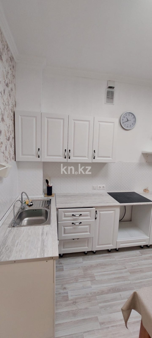 Аренда 2-комнатной квартиры, 57 м², ул. Кумисбекова, дом  11 - Аренда квартиры помесячно в Астане фото 1 из 12