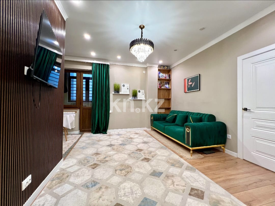 Продажа 3-комнатной квартиры, 70 м², ул. Кунаева, дом  15/1 - Продажа жилой и коммерческой недвижимости в Алматы фото 1 из 17