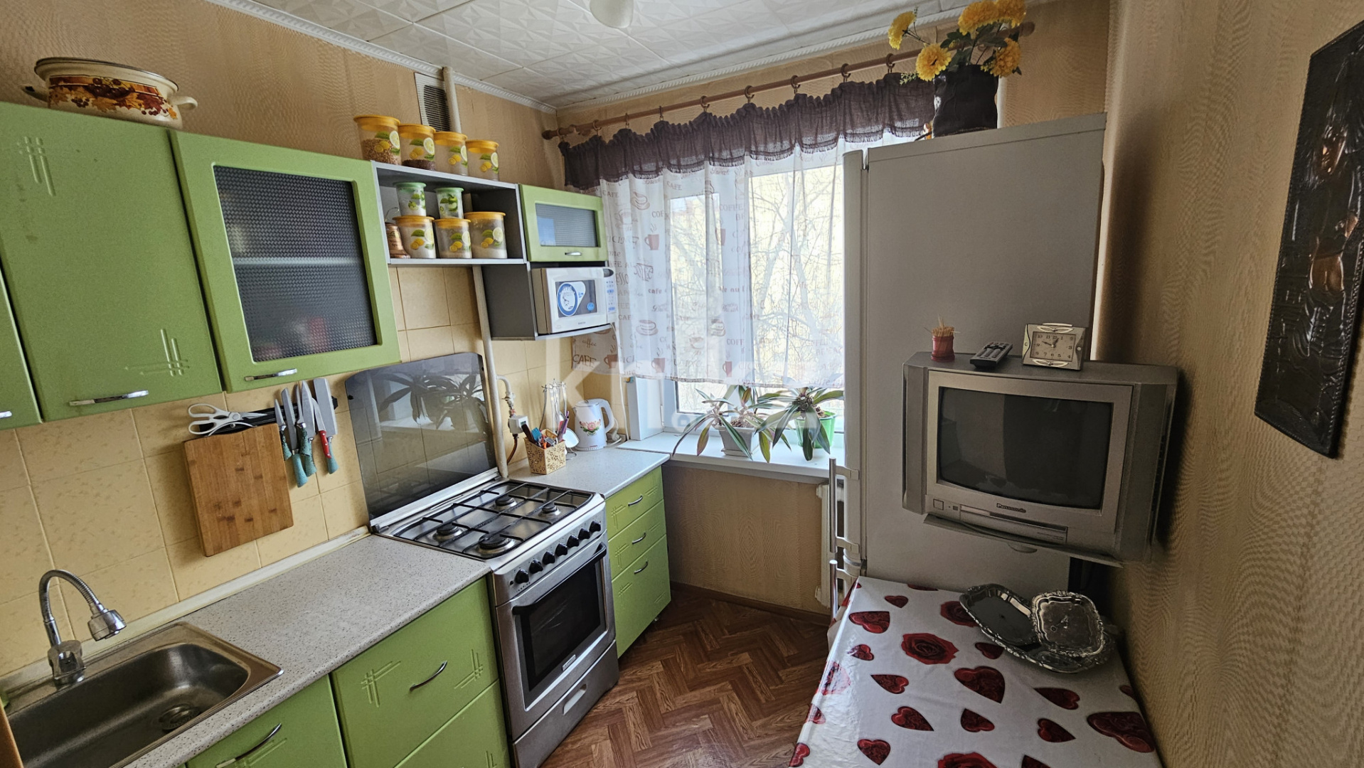 Продажа 4-комнатной квартиры, 62 м², пр. Республики, дом  38 - Продажа  четырехкомнатных квартир в Караганде фото 7 из 13