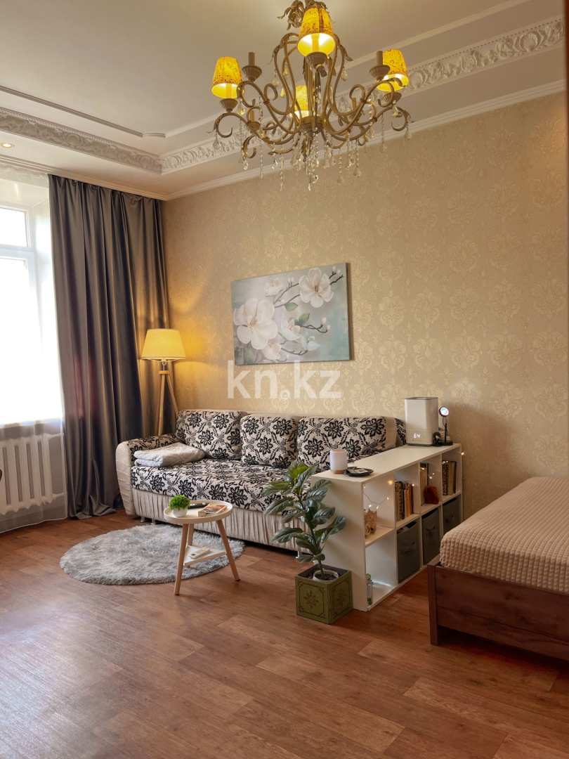 Продажа 1-комнатной квартиры, 38 м², пр. Назарбаева, дом  51 - Продажа квартир в Усть-Каменогорске без посредников с фото фото 1 из 12