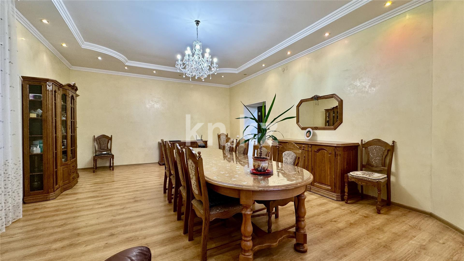 Продажа 6-комнатного дома, 391 м², ул. Ермекова, дом  91/7 в Караганде - фото 4