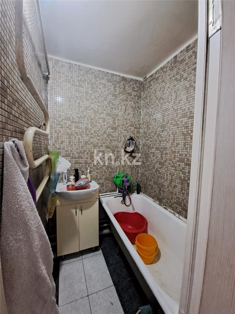 Продажа 2-комнатной квартиры, 43 м², мкр-н 17 в Караганде - фото 6