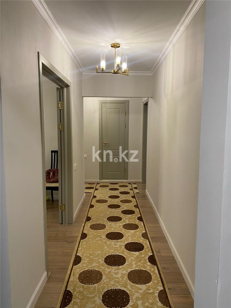 Продажа 5-комнатной квартиры, 100 м², 6-й мкр. - Продажа квартир в Казахстане фото 16 из 18