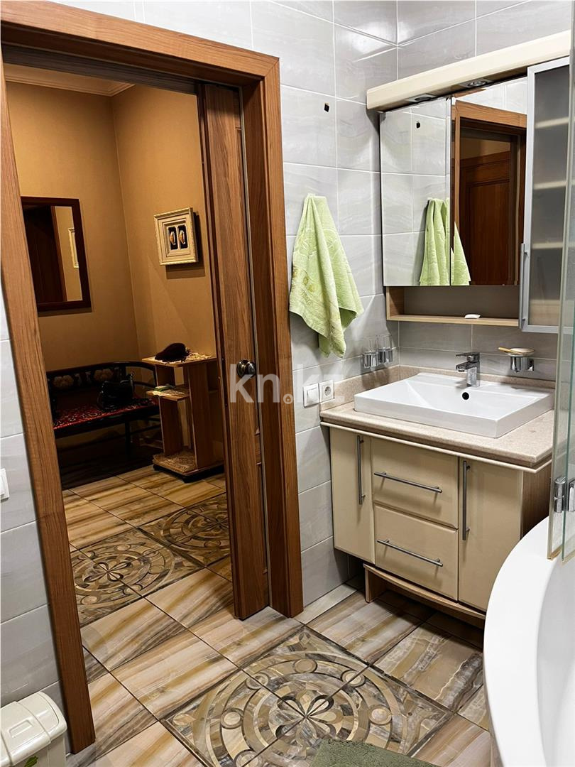 Продажа 3-комнатной квартиры, 90 м², ул. Ермекова - Продажа  трехкомнатных квартир в Караганде с фото фото 13 из 15