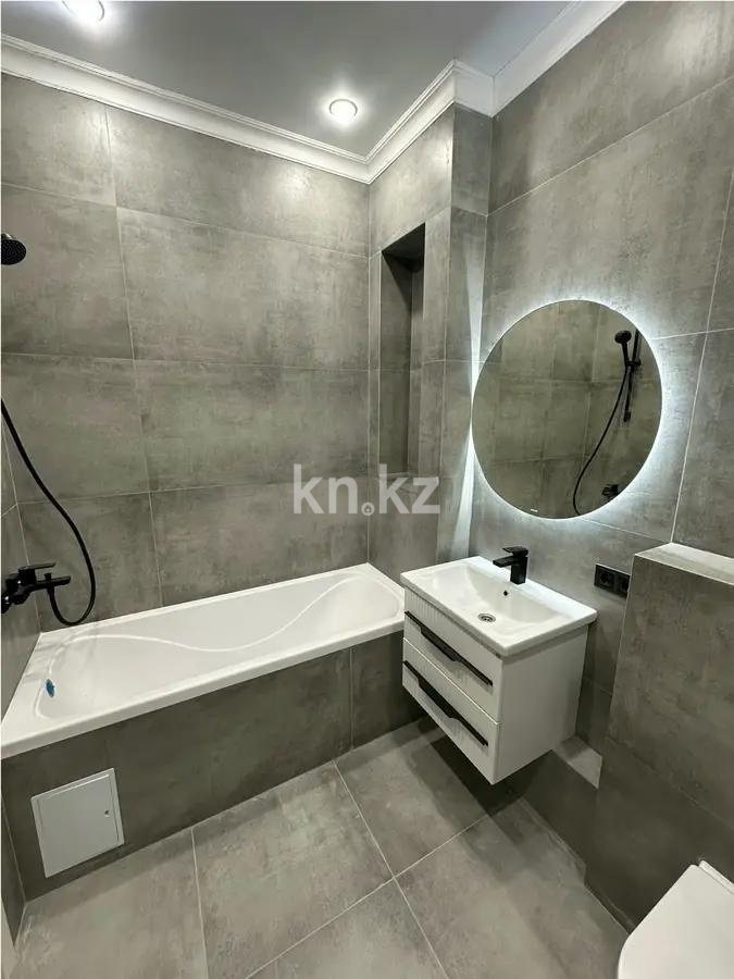 Продажа 3-комнатной квартиры, 69.9 м², ул. Момышулы, дом  5/3 в Алматы - фото 3