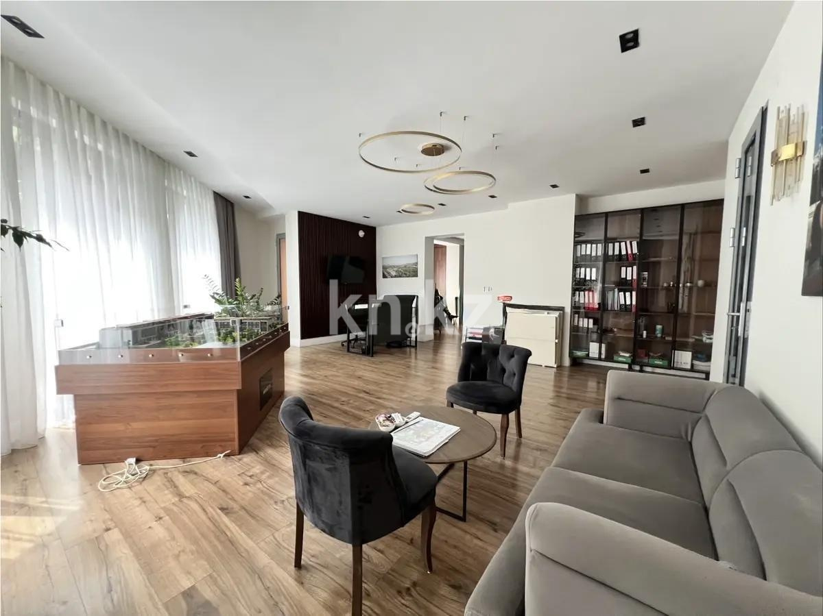 Продажа 4-комнатной квартиры, 177.4 м² в Алматы