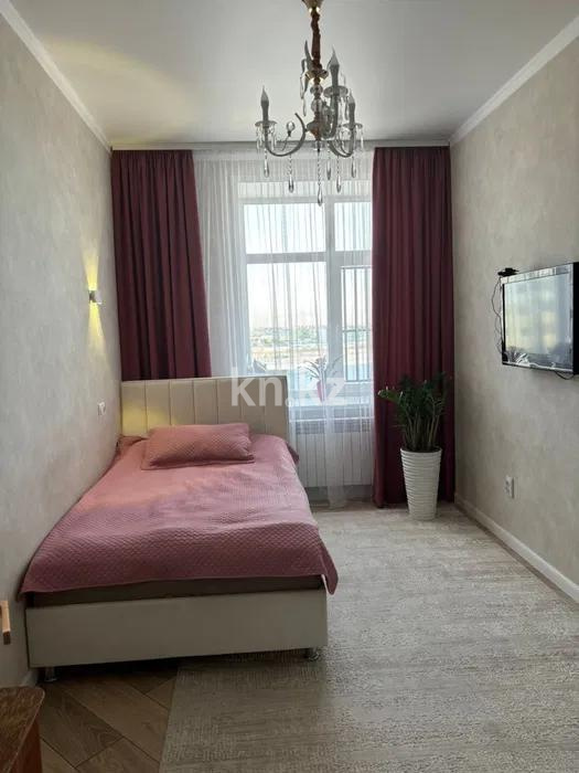 Продажа 4-комнатной квартиры, 113 м², пр. Шахтеров, дом  73/1 - Продажа квартир в Караганде фото 2 из 8