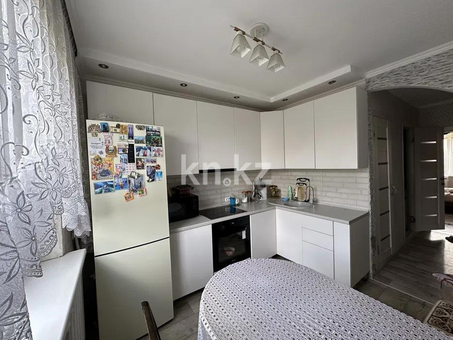 Продажа 3-комнатной квартиры, 62 м², мкр-н Восток-3, дом  17 в Караганде - фото 5