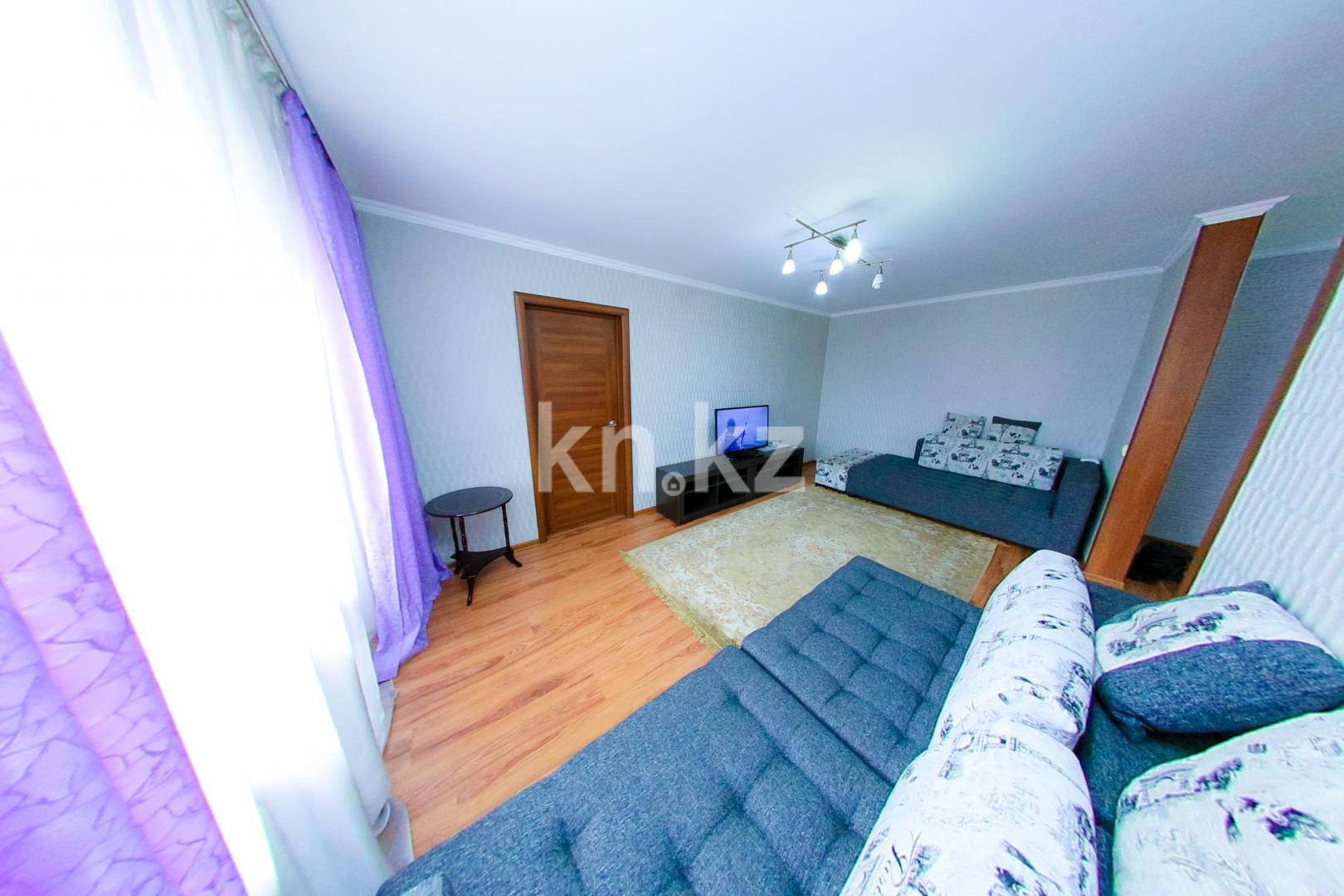 Аренда 2-комнатной квартиры посуточно, 50 м², ул. Кайсенова, дом  123 - Аренда квартир посуточно в Усть-Каменогорске фото 9 из 12