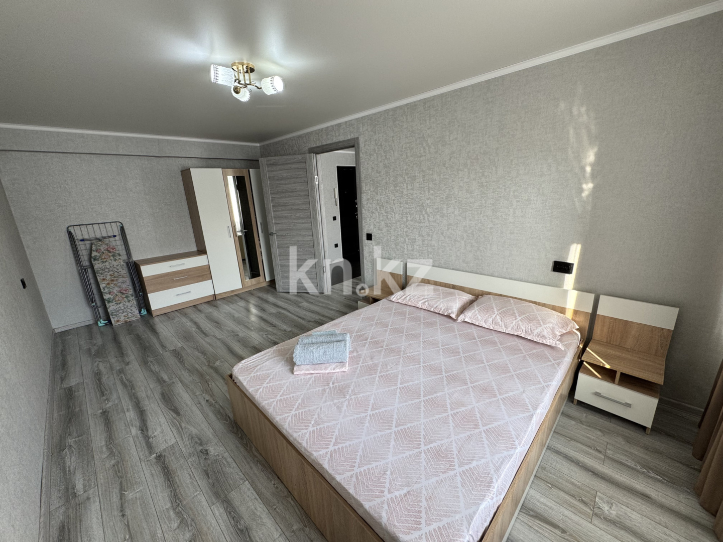 Аренда 2-комнатной квартиры посуточно, 52 м², Торайгырова, дом  28 в Павлодаре - фото 4