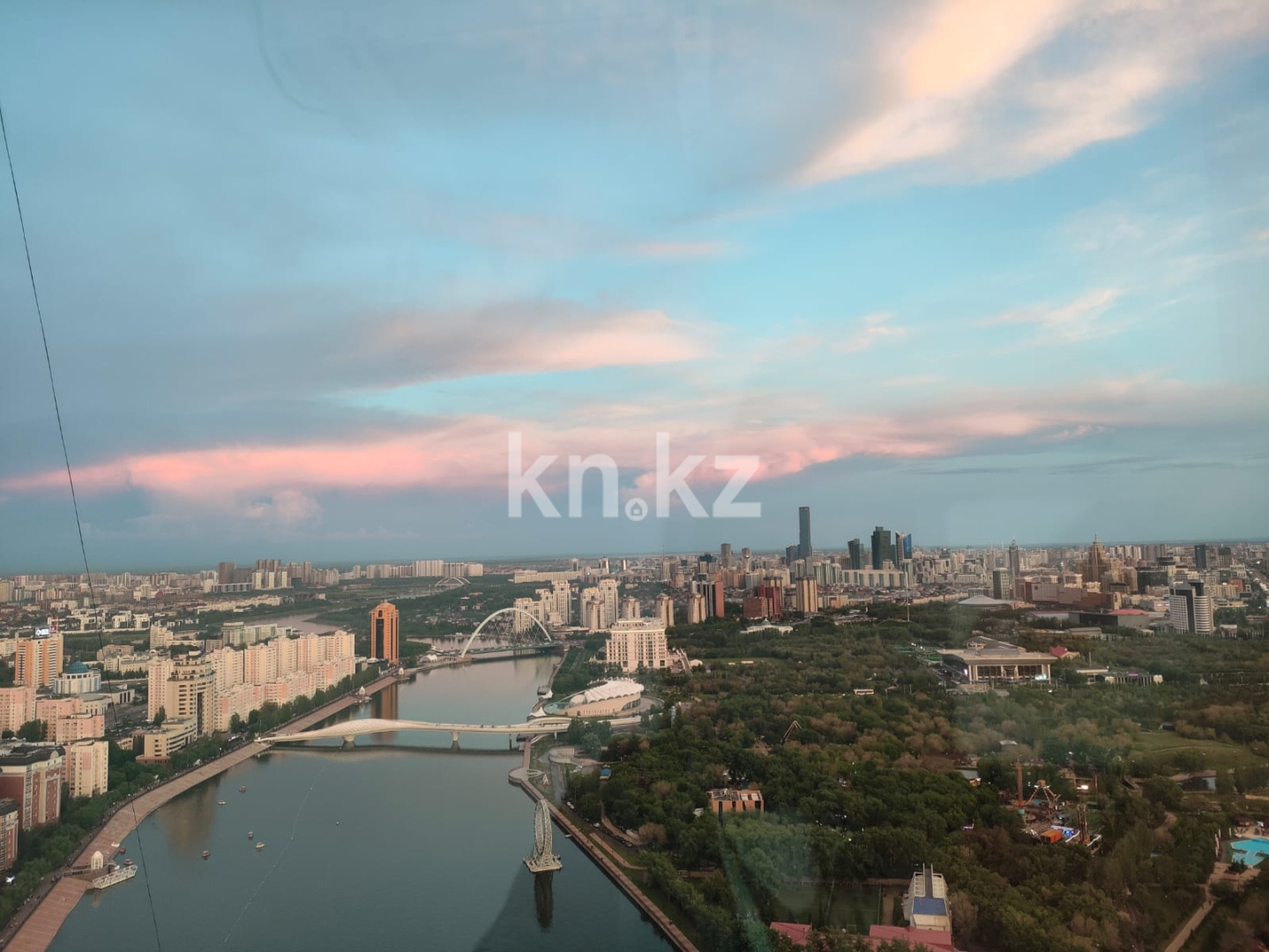 Аренда 2-комнатной квартиры посуточно, 75 м², ул. Желтоксан, дом  2/1 - ул. Бухарбай батыра - Аренда квартир посуточно в Астане без посредников фото 1 из 13