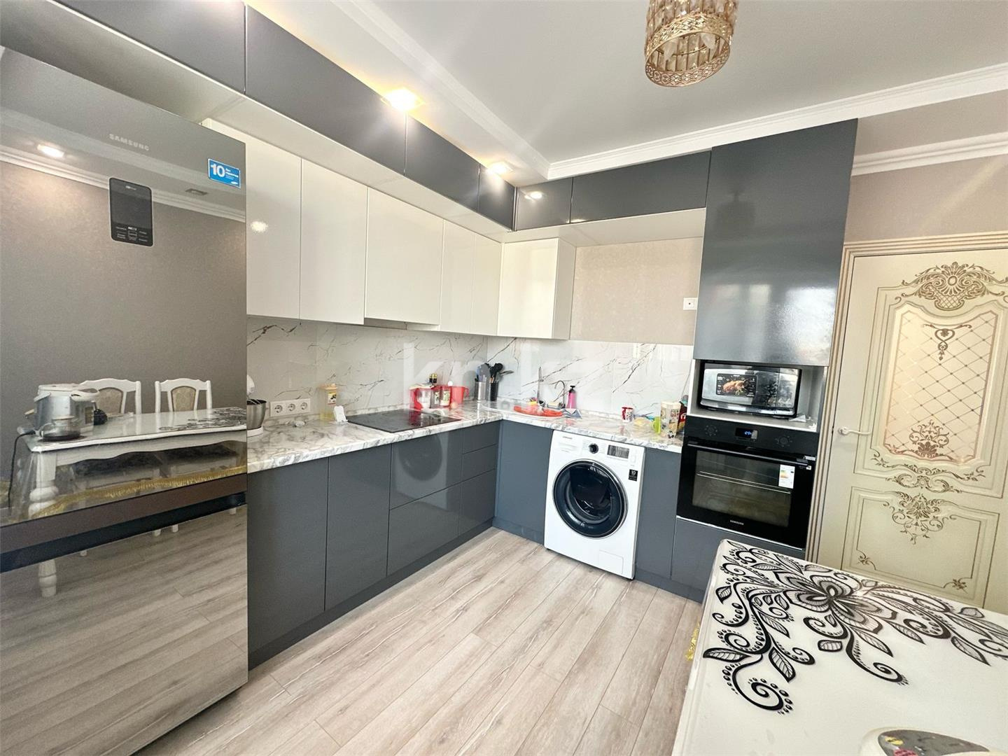 Продажа 3-комнатной квартиры, 93 м², пр. Шахтеров в Караганде - фото 8