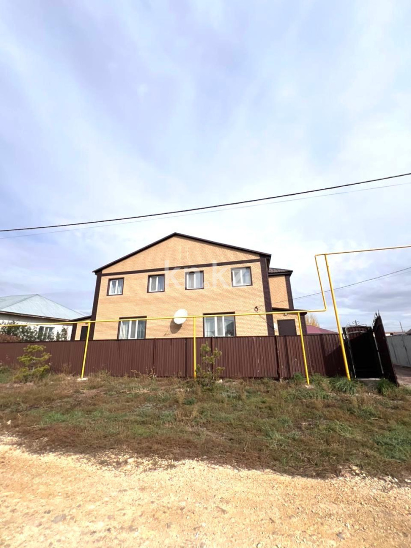 Продажа 9-комнатного дома, 298.5 м², Косшы, ул.Едил - Продажа квартир в Акмолинской области фото 1 из 36
