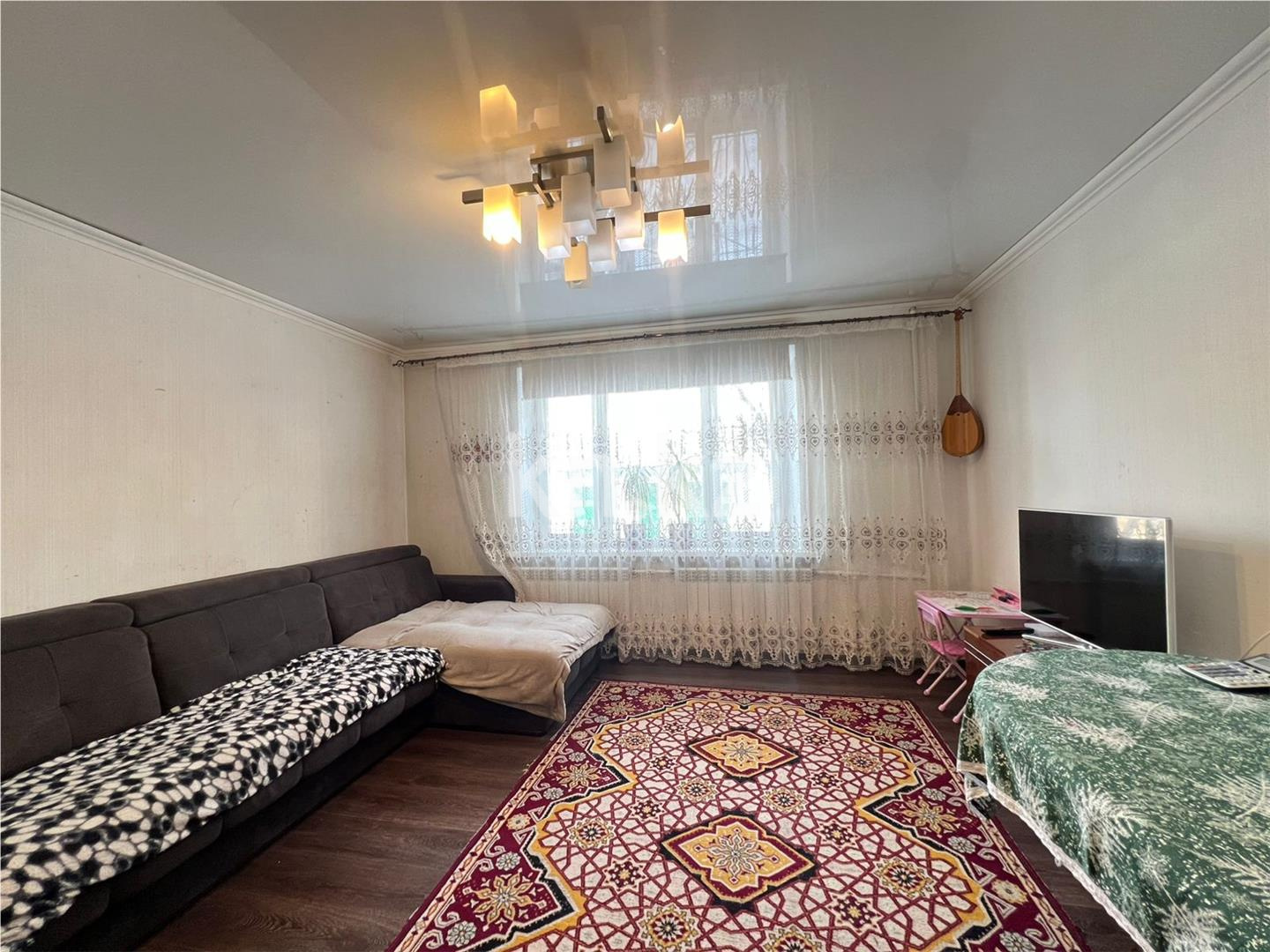 Продажа 5-комнатной квартиры, 98 м² в Караганде