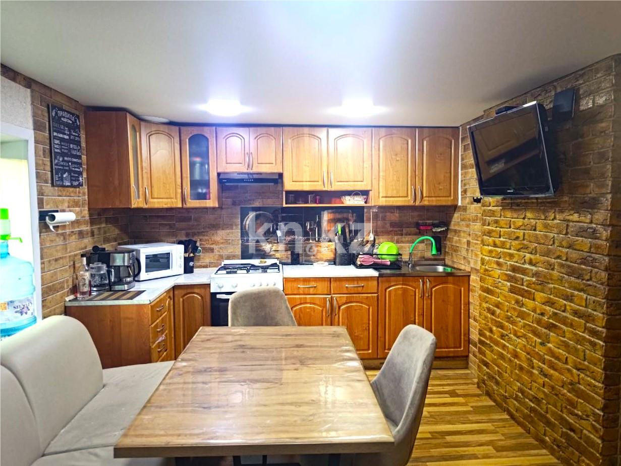 Продажа 3-комнатного дома, 70 м², ул. Учительская - Продажа домов, коттеджей в Караганде с фото фото 9 из 19