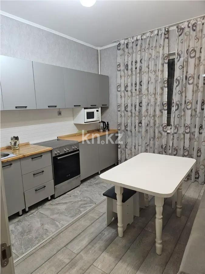 Продажа 1-комнатной квартиры, 42 м², мкр-н Аксай-4, дом  8 в Алматы - фото 2